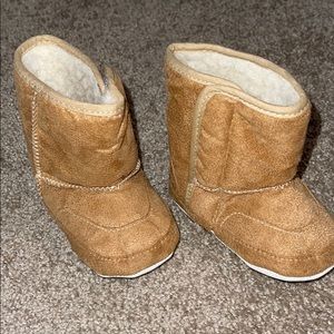 New without tag fleece lines boots
